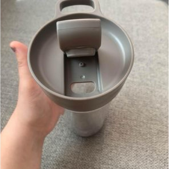 ❌SOLD❌Goodful Grey Iced Tea/Coldbrew Making Handheld Plastic Travel Tumbler - Picture 4 of 5